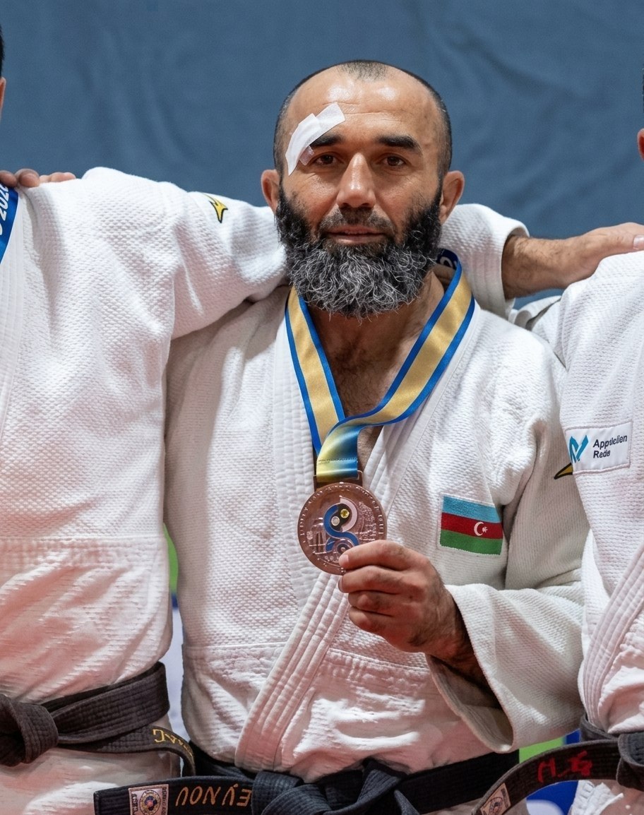 Кцlар райондин Кирик хуьруьнви Шыхрежеб Шыхмурадова дзюдодай дуьнядин чемпионатда ветеранрин категорияда кишпирдин медал къачуна.