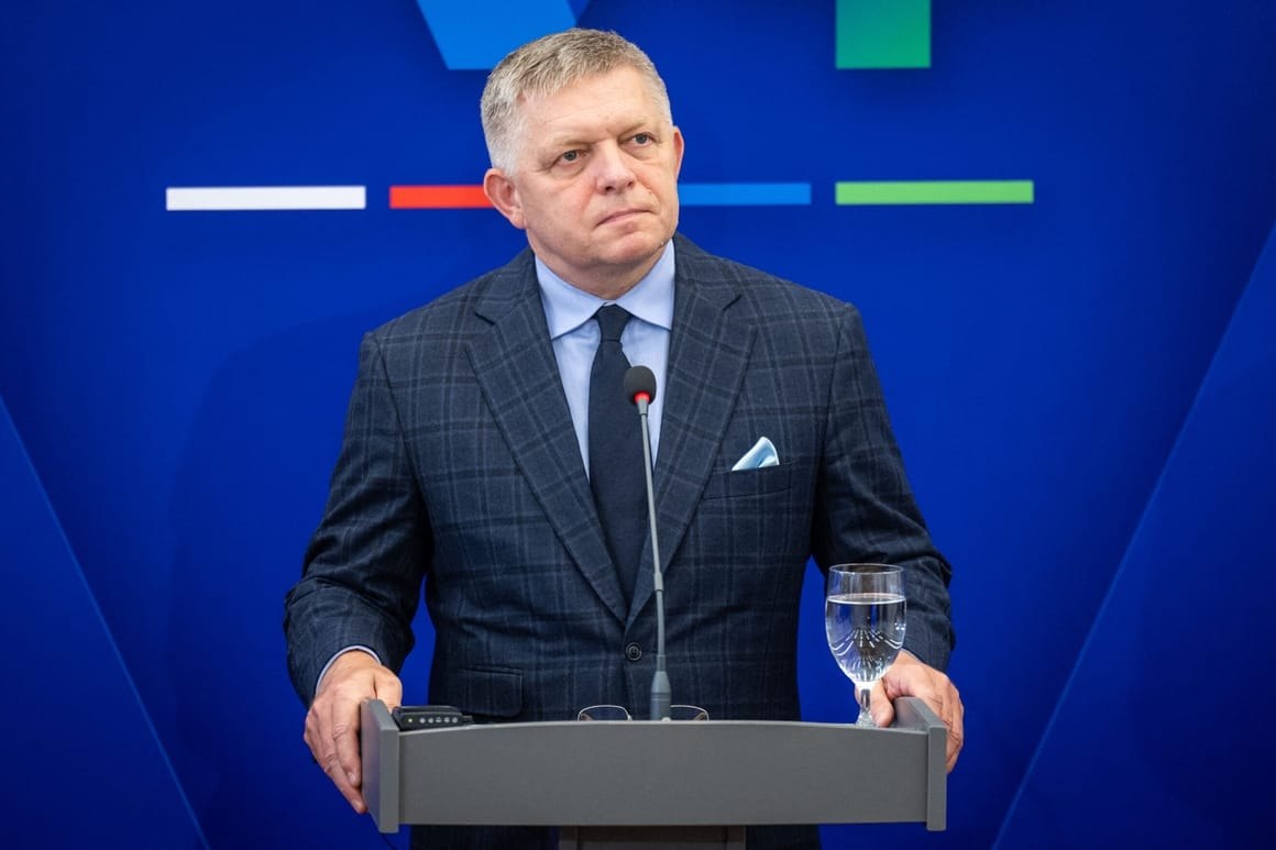 Словакиядин кьил НАТО-дин вад лагьай алцумдиз чlалахъ туширди баянна.